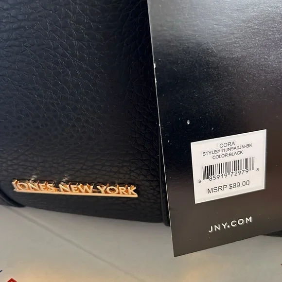Jones New York black small bag it’s got three pockets new - Picture 2 of 4